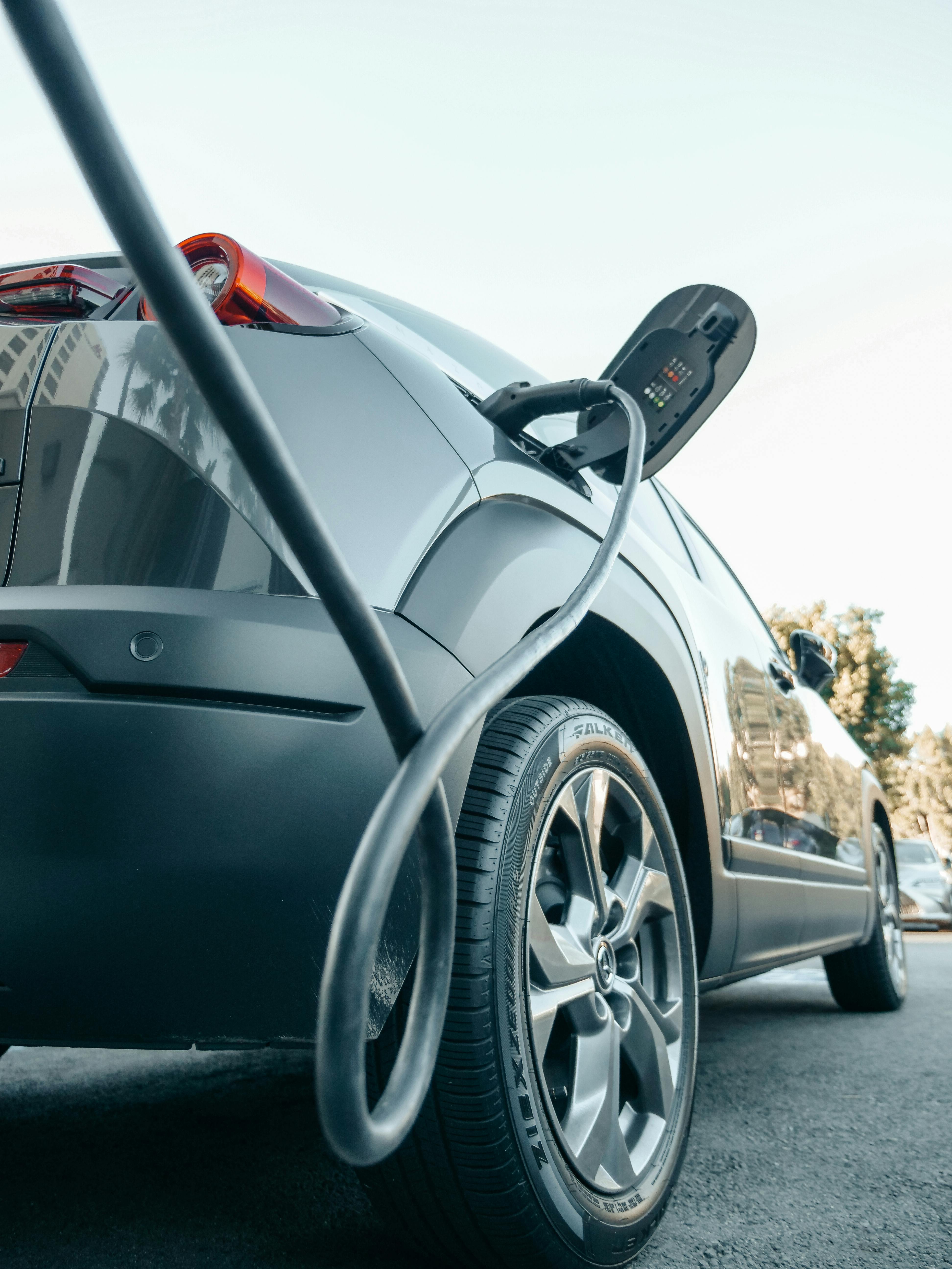 Türkiye'de Elektrikli Araçlar İçin Ev Tipi Şarj İstasyonu Kurulumu ve Maliyetleri