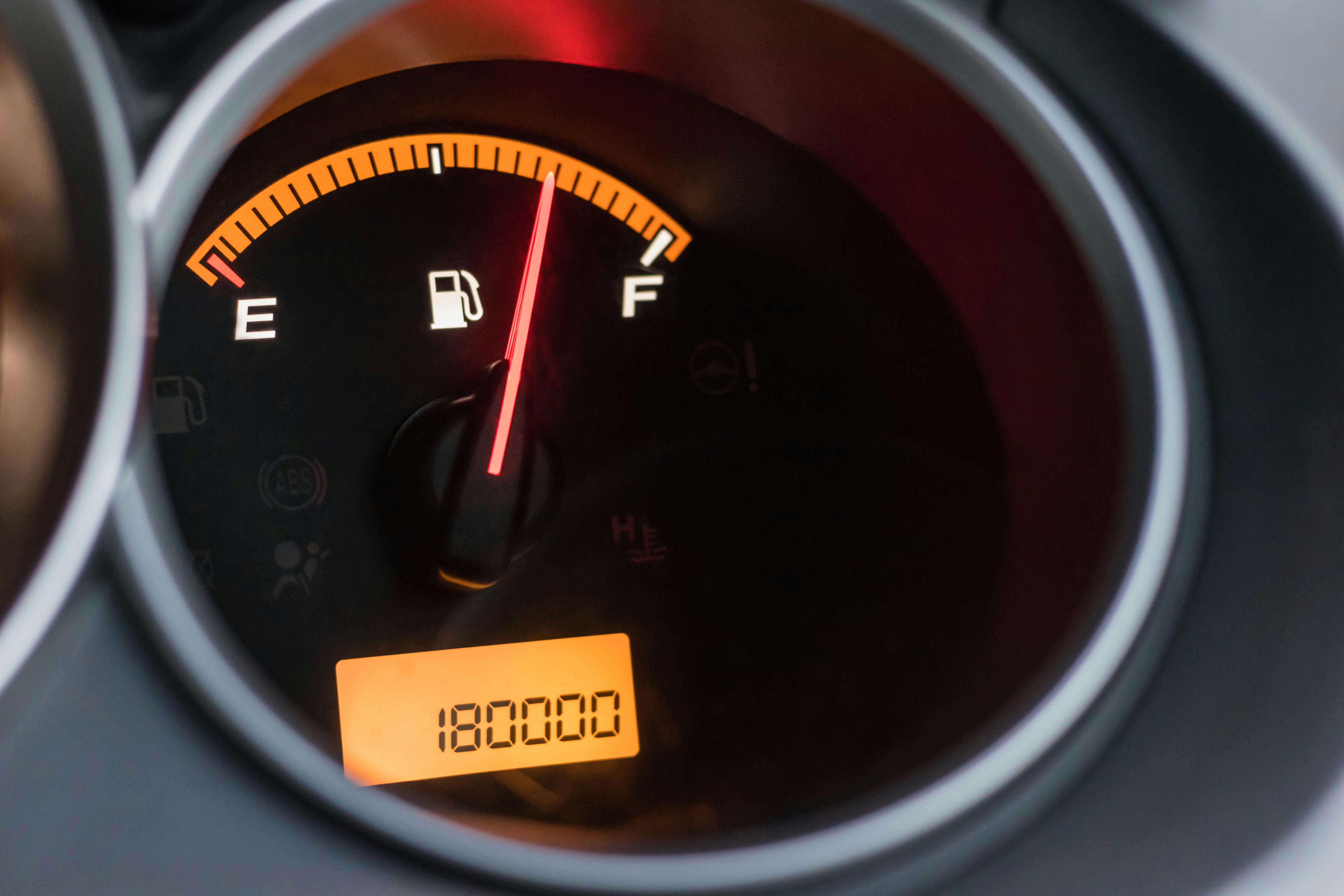 Aracın Deposunda Sürekli Az Yakıt Bulunması Motora Zarar Verir mi?