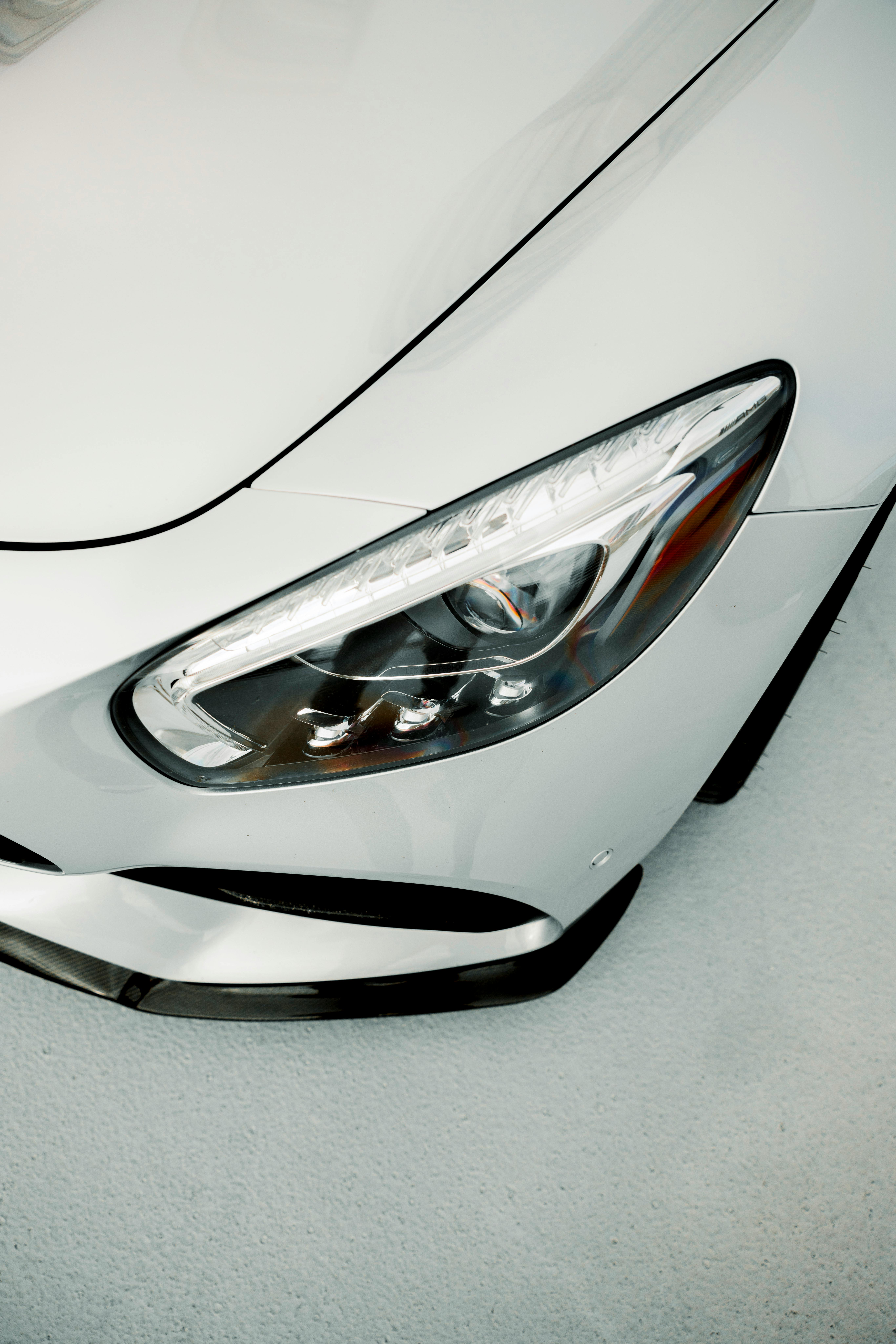 Araç Far Sararması: Nedenleri ve Önleme Yöntemleri